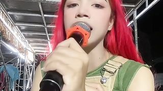 Penyanyi dangdut keliling Thailand