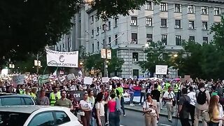 ПРОТЕСТИ В БЕЛГРАД 2