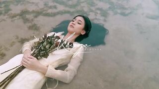 Keisya Levronka - Tak Ingin Usai (Official Lyric Video)