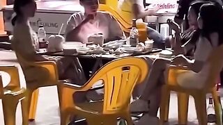 Đến què rồi mà tk bạn thân còn chơi ????