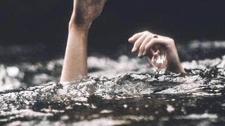 Poetry????|| shayari || jism bhi katta rhta he ye Pani akser????