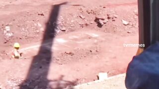 Humanity Still exists||Watch the video until the end and you will see that there is still a sense of humanity in this world