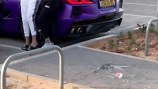 Não toque no meu carro kkkkk