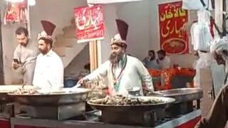 Food street at night @pakistanisairsapatee