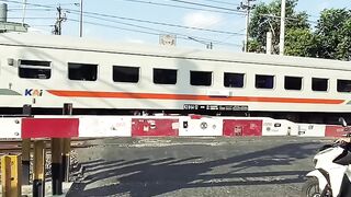 waiting the train