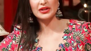katrina kaif on the show of comedy night with kapil.