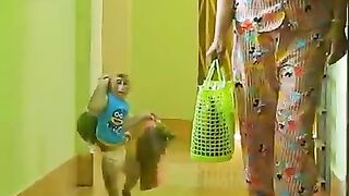 monkey helping mom