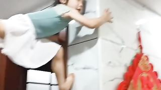 The child possesses the ability of Spider Man and can climb walls at home, which amazed everyone