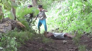 Prank Terlucu || Prank Ular Special edition || Bocil dihadang ular piton raksasa sampe pingsan