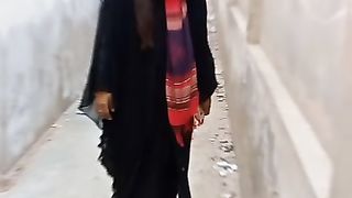 AAJ PAPER HAY MEN PAPER DAYNAY JA RAHI HON..