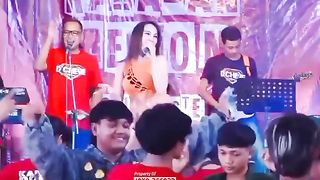 Luka Hati - Aura Larasati