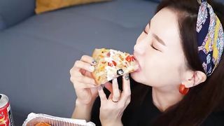 Chicken Pizza ???? White Chicken Pizza Jumbo Chicken