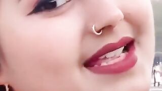 Udhar bhi yahan