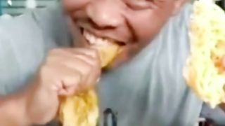 Mukbang daging ini alot sekali