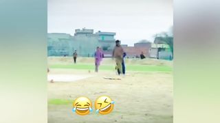 25 Funny Moments Of Pakistani People Caught On Camera 3