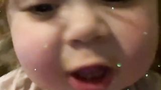 the cute girl sing with cute voice