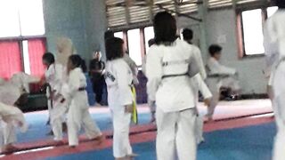 LATIHAN TEKWONDO