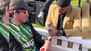 Harbhajan Singh with his special Pakistani fan