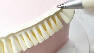 [Tutorial] How to Make a Delicious Strawberry Cream Cake