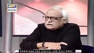Moin Akhtar as a bhikari in Loose talk
