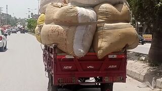 Jugad load on rickshaw @pakistanisairsapatee