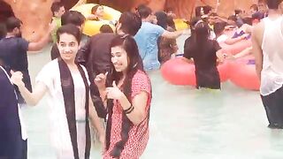 wave_pool_party_fantasy_kingdom_water_park_‎