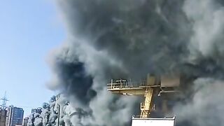 ГОЛЯМ ПОЖАР  В ПЕТЕРБУРГ