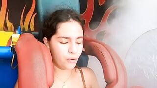 Wiggle wiggle , most viral funny slingshot ride challenge