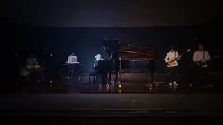 Putri Ariani - Loneliness ( Official Music Video )