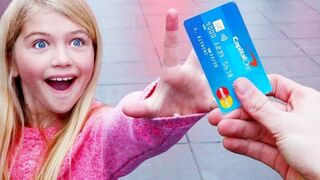 Maine Apna Credit Card Random Logo Ko Diya.