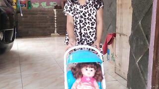 Bermain boneka lagi