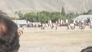 چترال پولو گراؤنڈ میں پولوں میچ کا خوبصورت منظر