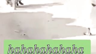 Hahaha baby da trha hi nekal gya