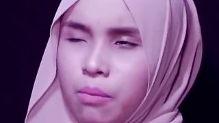 Suaranya sungguh merdu sekali