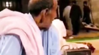 Aaye ho Meri zindagi main tum bahar ban k tune