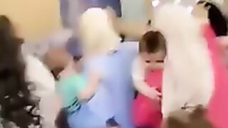 النساء فى الافراح