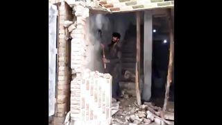 Mazdor lomri nhe hota