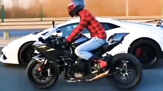 Kawasaki Ninja h2r vs lamborghini// Racing bike Kawasaki Ninja h2r status????????????