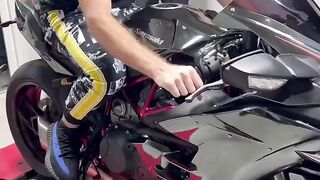 Red 2021 Kawasaki H2 on the Dyno with DankWheelie