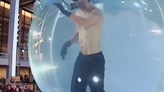 "David Blaine" This man spent 7 day underwater ????