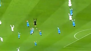 Mbappé gâche la plus belle passe d de Neymar