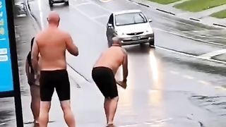 Take a bath on the side of the road