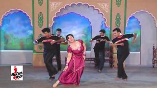 MAHIYA VE ADHI RAAT NU HINA SHAHEEN MUJRA PAKISTANI MUJRA DANCE NASEEBO LAL