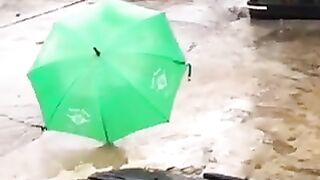 Voilà le fait attention