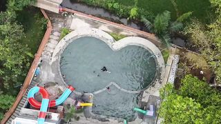 Kolam Renang pinggir persawahan