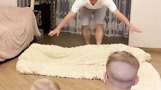 Мама-и-папа-фокусники