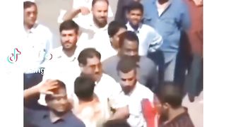 Funny video spot me bhai log 92