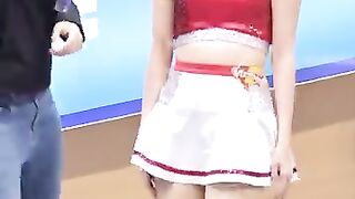 '날아 오는 배구공에 눈 꿈뻑' 유수아 치어리더 2