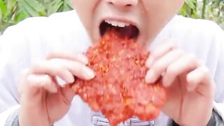 How do Chinese eat chicken? | Chinese food | ASMR MUKBANG | Songsong and Ermao
