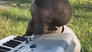 Le piano funny video